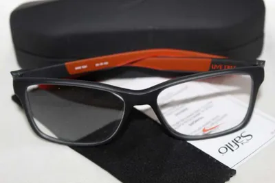 Armazón oftálmico Nike negro con patillas naranjas