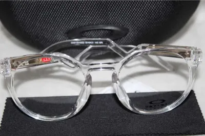 Armazón oftálmico Oakley transparente