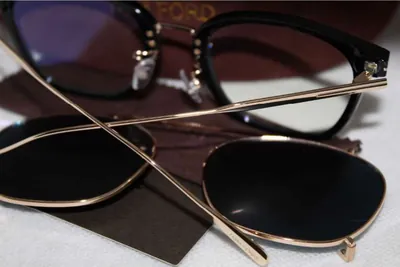 Armazón Tom Ford con su clip de sol separado